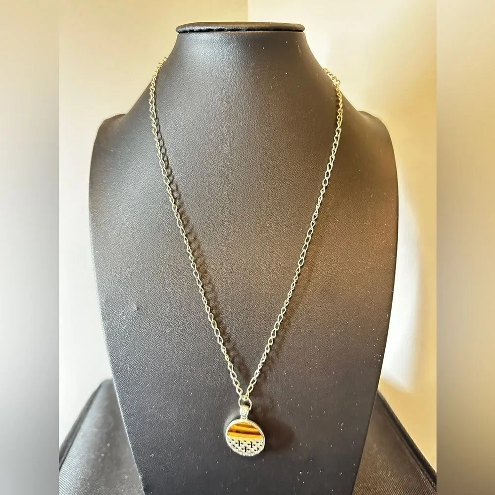21” Sterling silver necklace with Tigers eye, flower circle pendant!‎